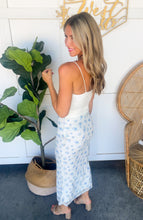 Load image into Gallery viewer, Blue Floral Maxi Skirt